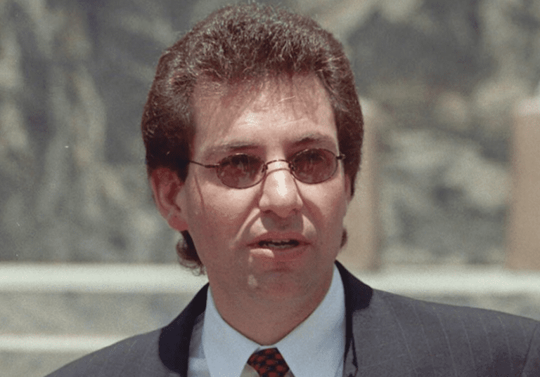 hacker, kevin, mitnick, memoirs, bio,